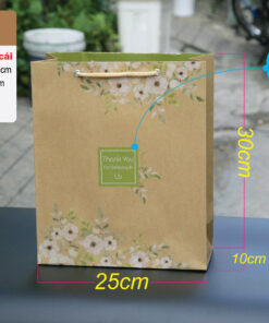 Túi được làm từ giấy kraft, dễ phân hủy trong môi trường tự nhiên