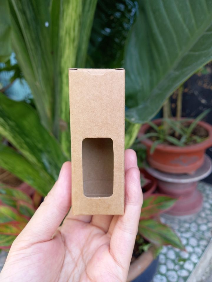Kraft paper box for essential oil